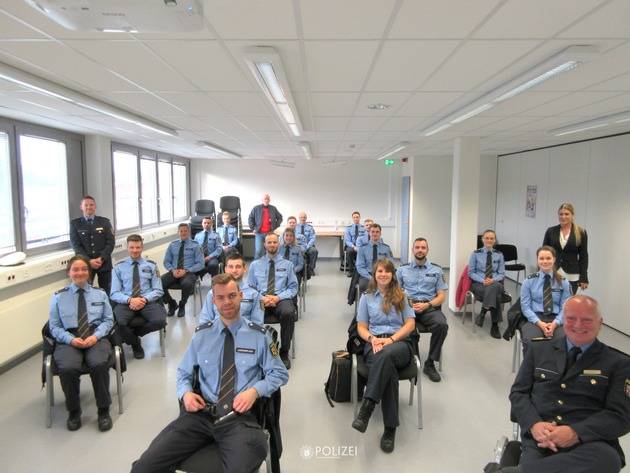 POL-PPWP: 29 neue Polizistinnen und Polizisten im Polizeipräsidium Westpfalz