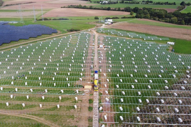 SENS bringt 36 MWp ins Bitburger Land: zwei schlüsselfertige Solarparks in Bettingen &amp; Halsdorf werden an Trianel übergeben