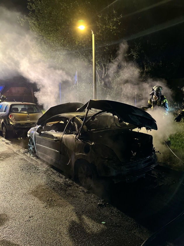 POL-COE: Nottuln, Schapdetten, Roxeler Str. / Brand eines Autos