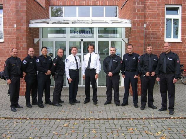 POL-NI: Amerikanische Polizisten zu Besuch bei der Polizei Nienburg/Schaumburg -Bilder im Download-