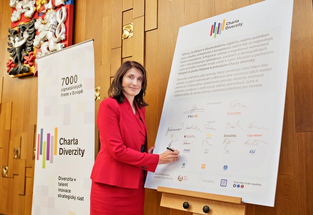 SKODA AUTO unterzeichnet EU-Charta der Vielfalt (FOTO)