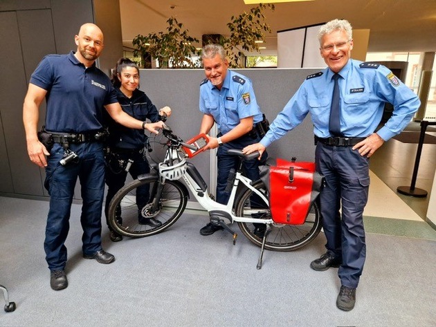 POL-OF: Erfolgreiche Fahrradcodieraktion der Polizeistation Hanau I und der Stadtpolizei Hanau