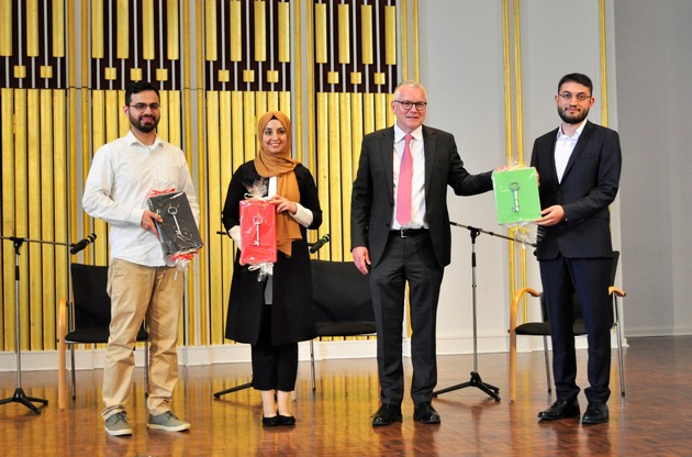 Muslimische Gefängnisseelsorge in Niedersachsen professionalisieren - Staatssekretär Dr. Hett nahm Abschlussbericht des Forschungsprojekts der Universität Osnabrück entgegen