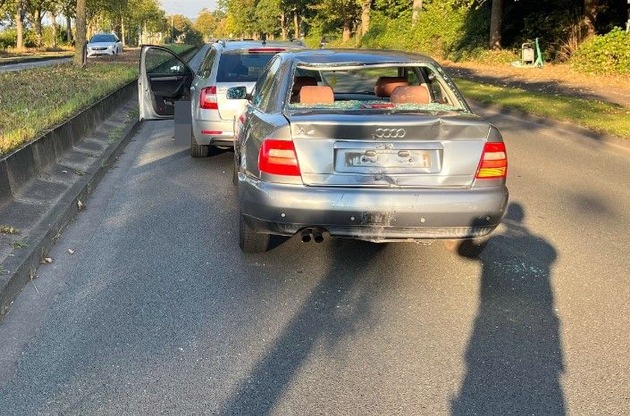POL-BI: Auffahrunfall - PKW-Fahrer ohne Führerschein