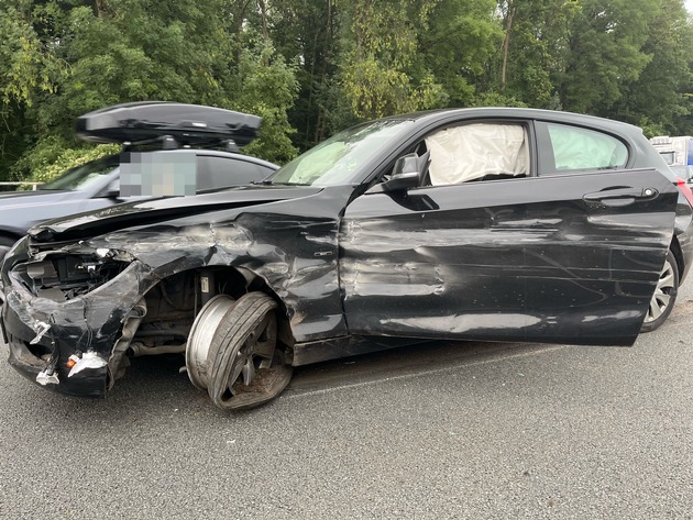 POL-BI: Zeugen nach Unfall mit Verletzten gesucht