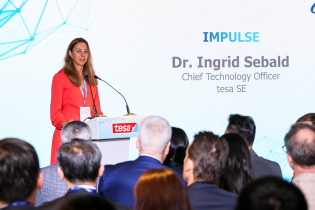 Kleben, entkleben, recyceln: tesa eröffnet neues Debonding on Demand Labor in Singapur