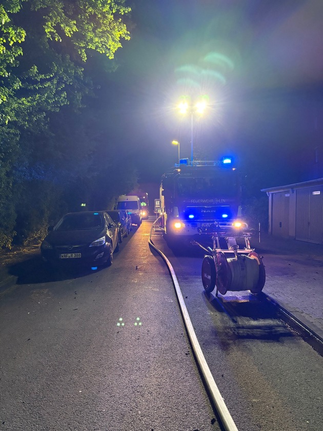 FW-WAF: Vollbrand einer Gartenlaube