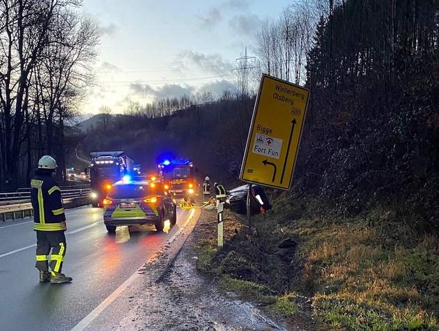 FF Olsberg: Unfall am Autobahnzubringer BAB46 in Olsberg
