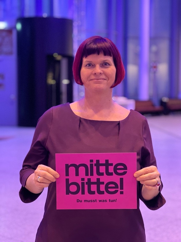 „MitteBitte!“: Kreative gründen Initiative und rufen gesellschaftliche Mitte zum Einsatz für Demokratie und Freiheit auf