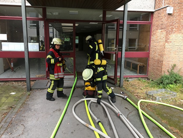 FW-HAAN: Übung: Explosion in Schule