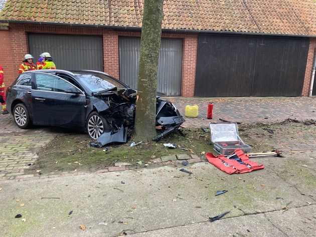FW Minden: FW Minden: Schwerer Verkehrsunfall in Minderheide