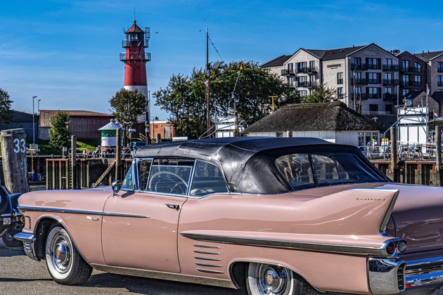 Herbst in Büsum: Lichterwochenenden, glänzender Chrom und Kohl bis zum Horizont