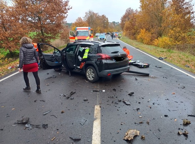 POL-PIKUS: Schwerer Verkehrsunfall mit mehreren Verletzten