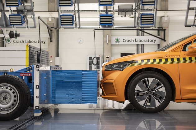 Škoda Auto verbessert kontinuierlich die Sicherheit seiner Fahrzeuge weltweit