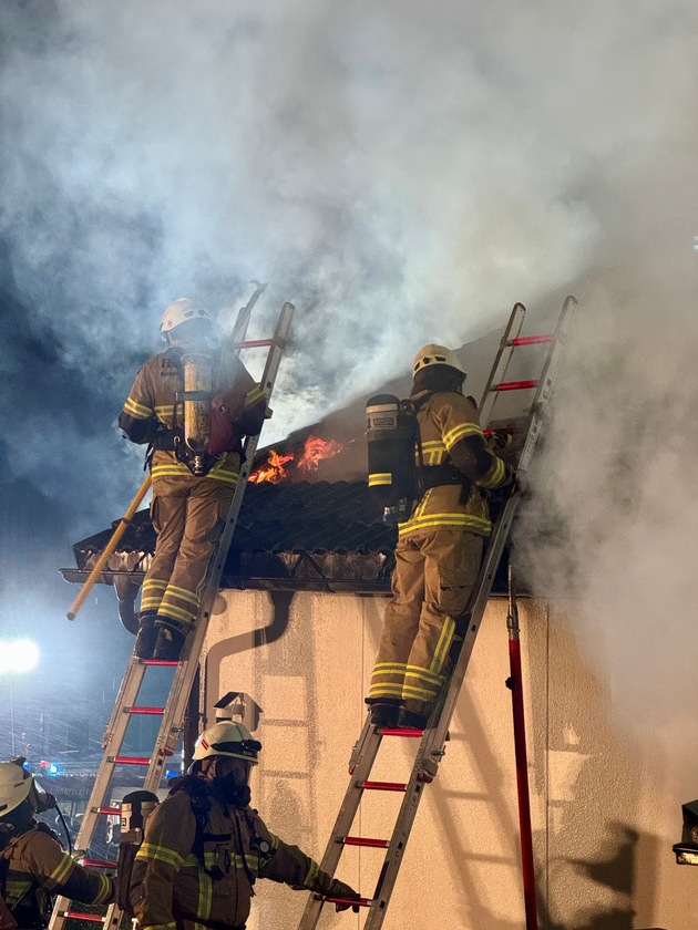 FW-OE: Gebäudevollbrand in Attendorn-Biekhofen