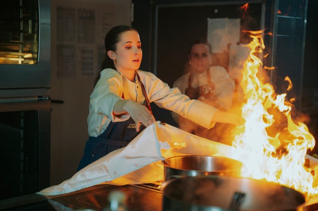 Scharfe Messer, heiße Herzen: ProSieben serviert die Serie &quot;Die Cooking Academy&quot; ab Montag, 6. Oktober, am Vorabend. Täglich.