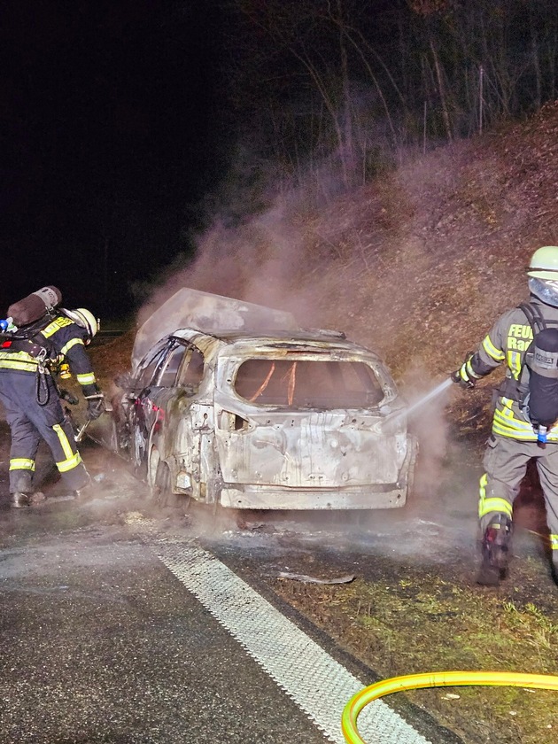 FW-Radolfzell: Fahrzeugbrand auf der B 33