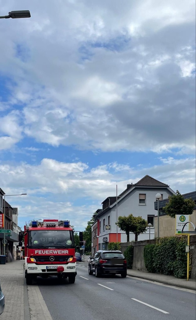 FW-Schermbeck: Dieselspur auf der Mittelstraße