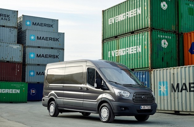 Ford-Werke GmbH: Der neue Ford Transit: So geräumig und günstig wie nie zuvor - Transporterlegende startet ab Mai 2014 durch (FOTO)