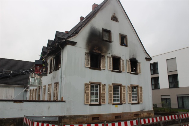 POL-PPWP: Brand im alten Postgebäude