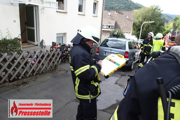FW-PL: Verbrannte Speisen auf einem eingeschalteten Herd sorgten für Feuerwehreinsatz in Plettenberg OT-Stadtmitte