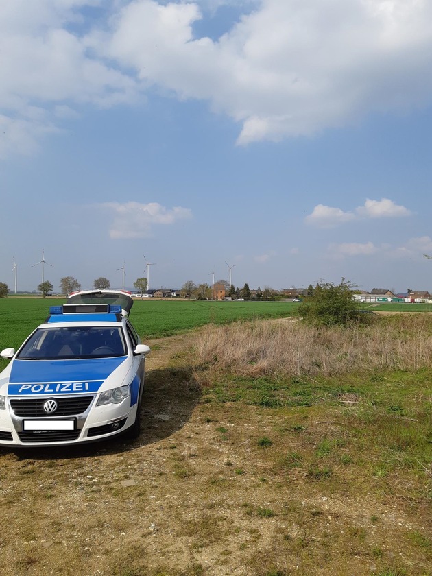 BPOL NRW: Bundespolizei sucht Zeugen - Diebstahl von 320 Meter Mastankerseilen an der Bahnstrecke Aachen - Köln - hoher Sachschaden
