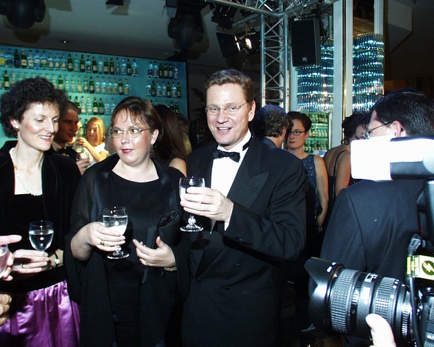 Auf den Geschmack gekommen: Größte Mineralwasser-Bar der Welt auf dem Internationalen Presseball