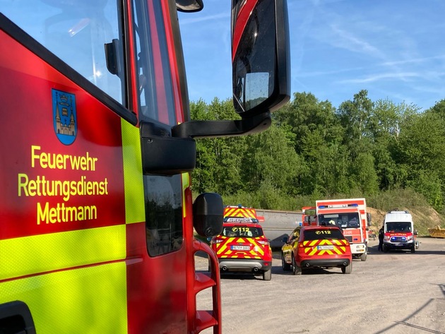 FW Mettmann: Person mutmaßlich im Gewässer eines Steinbruchs vermisst