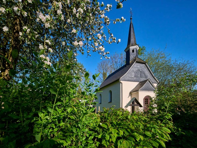 Mit dem Fahrrad auf der Suche nach Stille, Weite und Sinn – neue Dorfkirchen-Radroute im Schmallenberger Sauerland