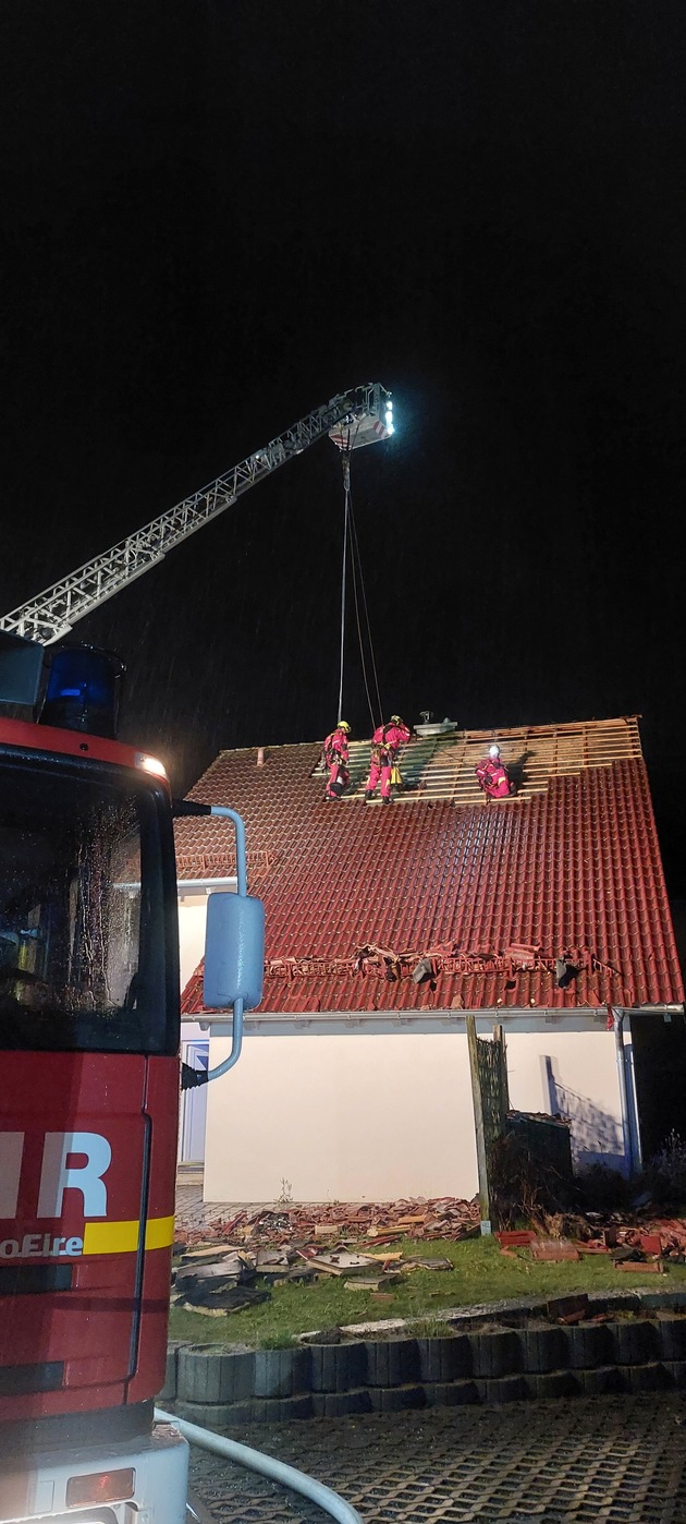 LRA-Ravensburg: Dachstuhlbrand nach Blitzschlag