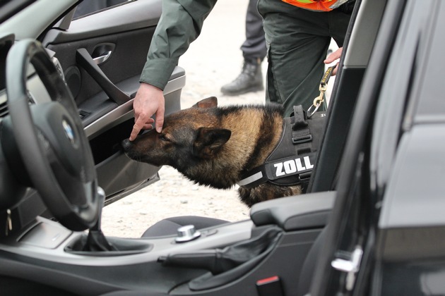 BPOLI-KN: Gemeinsamer Fahndungseinsatz von Bundespolizei, Zoll und Grenzwachtkorps beidseits der Grenze