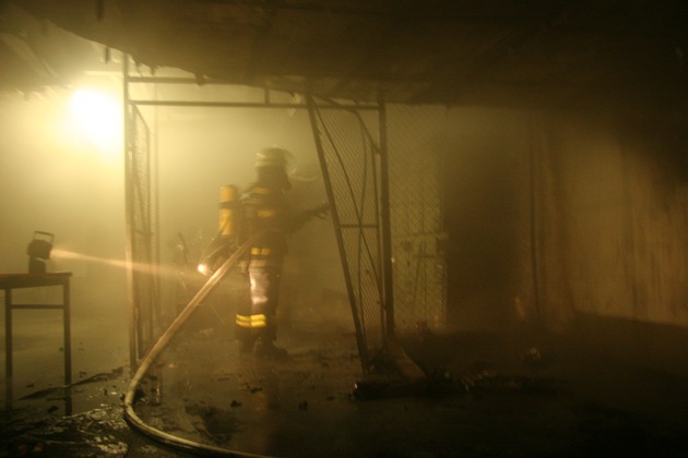 FW-E: Feuer in Gesamthochschule Essen-Duisburg