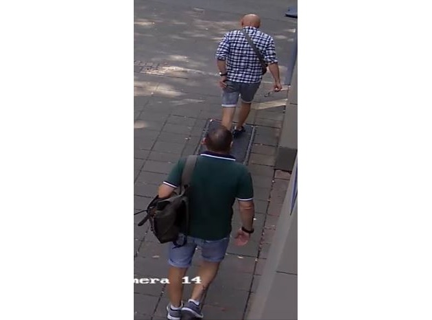 POL-BN: Foto-Fahndung: Polizei fahndet nach mutmaßlichen Einbrechern - Wer kennt diese Männer?