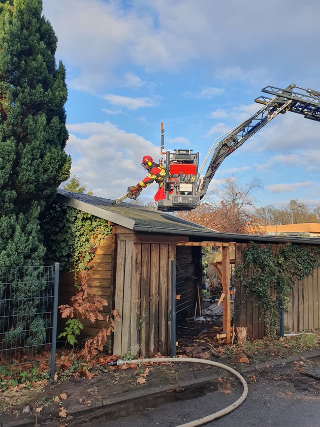 FW-ROW: Brand eines Schuppens in der Neptunstraße in Rotenburg