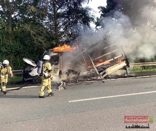 FW-RE: LKW-Brand auf der A2 in Fahrtrichtung Hannover