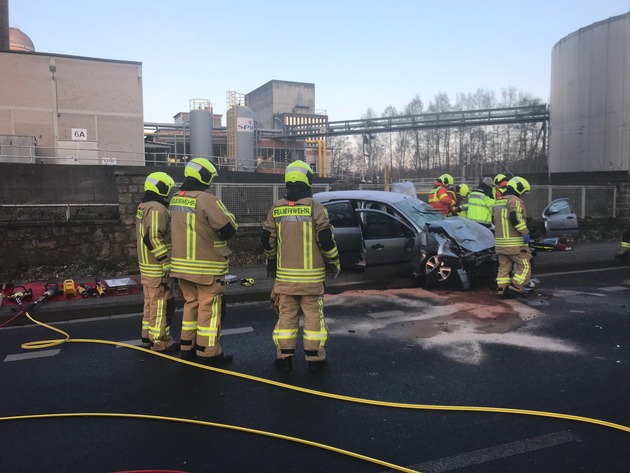 FW-Stolberg: Mehrere Verkehrsunfälle - schwer verletzter Autofahrer