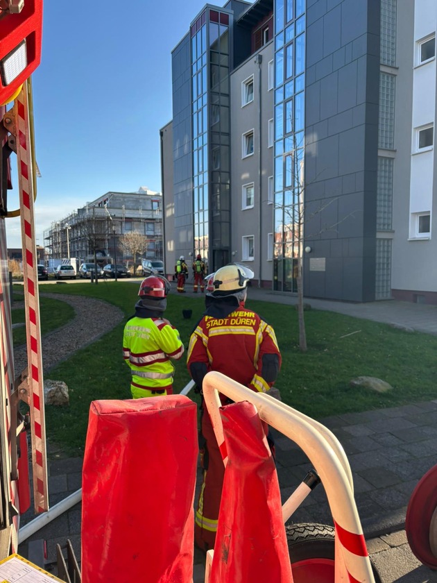 FW Düren: Wohnungsbrand am Freitagvormittag im Dürener Grüngürtel