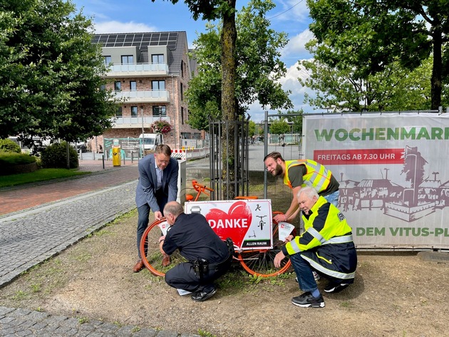 POL-ROW: ++ Optische Sicherheitskampagne für Radfahrer in Zeven gestartet ++