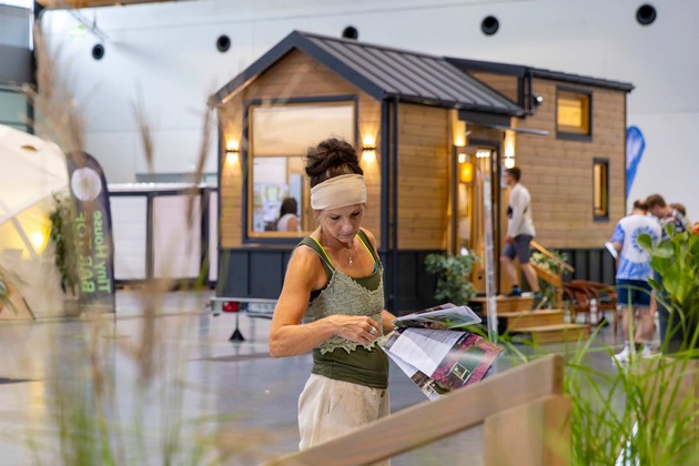 Die NEW HOUSING der Messe Karlsruhe, Europas wichtigste Veranstaltung für kleines Wohnen, findet vom 26. bis 28. Juni statt / Neu: Erstmals bieten die Veranstalter den Business Day für Investoren an