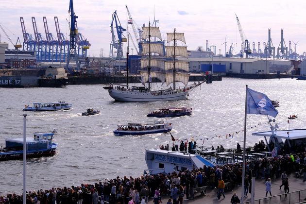 Schiffe in Aktion hautnah erleben / 835. Hafengeburtstag Hamburg vom 9. bis 12. Mai 2024 - Maritime Highlights