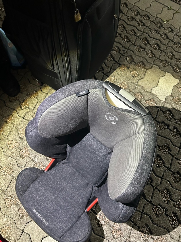 HZA-KI: Kokain im Kindersitz versteckt - Zoll stellt mehr als ein Kilogramm Kokain auf der A7 sicher