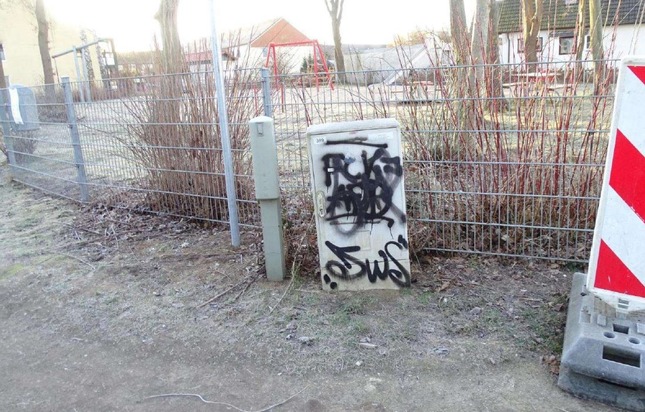 POL-HL: OH-Oldenburg in Holstein-Bereich Posener Straße / Graffiti- Polizei ermittelt