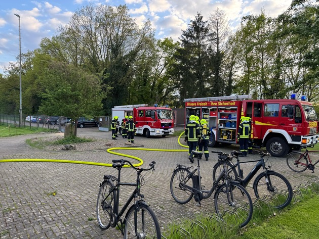 FW Flotwedel: Ortsfeuerwehren Wienhausen und Bockelskamp proben den Ernstfall im örtlichen Sportheim