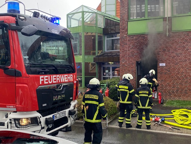 FW-MK: Gro&szlig;fl&auml;chiger Stromausfall nach Brand einer 10-kV-Station