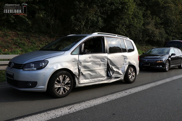FW-MK: Verkehrsunfall auf der Autobahn -Eine verletzte Person-