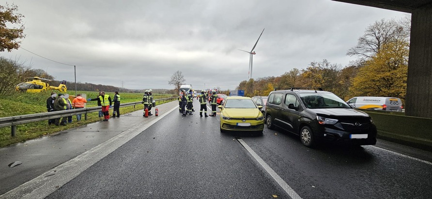 FW-WRN: Verkehrsunfall auf der Bundesautobahn 1 in Fahrtrichtung Köln am Freitagmittag