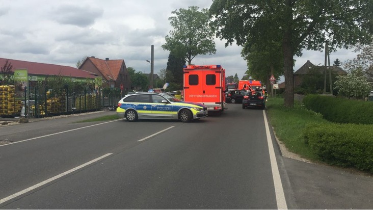 FW-KLE: Verkehrsunfall mit drei Verletzten auf der Bundesstraße 57