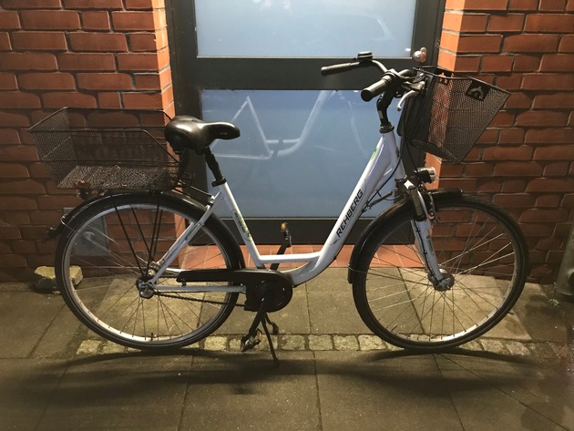POL-SE: Pinneberg - Zeugen ertappen mutmaßlichen Fahrraddieb - Polizei sucht Eigentümer