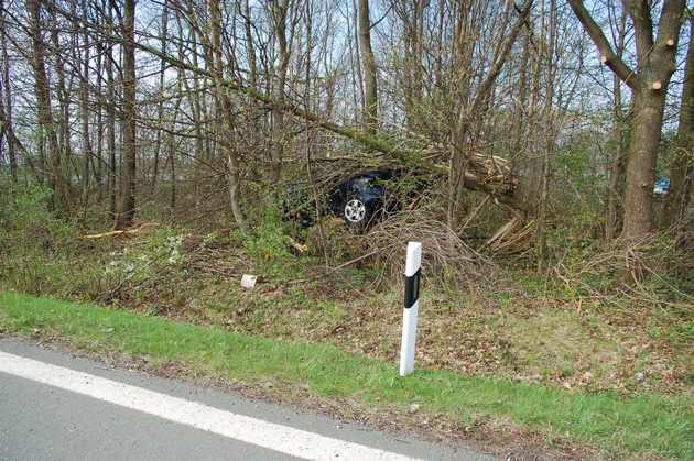 POL-STH: Schwerer Verkehrsunfall auf der Umgehungsstraße