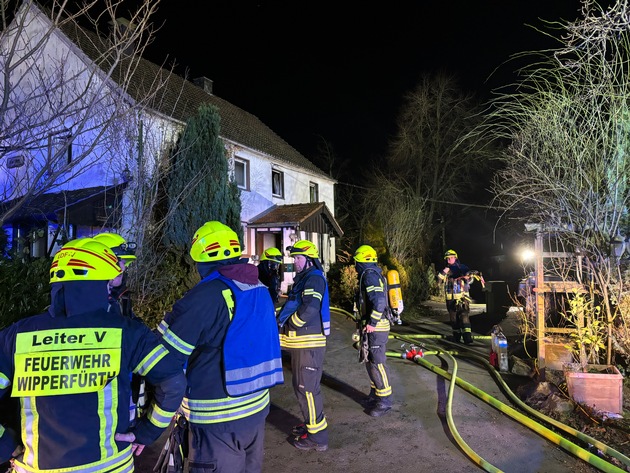 FW Wipperf&uuml;rth: B3G | Wohnhausbrand